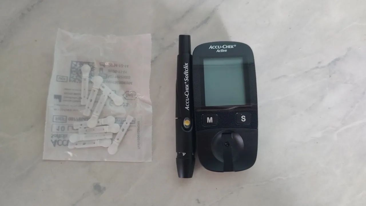 Medidor de Glicemia Accu-Chek Active 