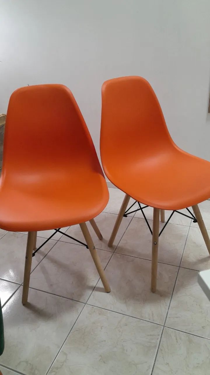 2 cadeiras novas