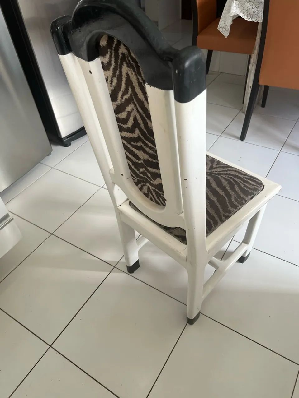 VENDEM-SE CADEIRAS EM MOGNO - Foto 2