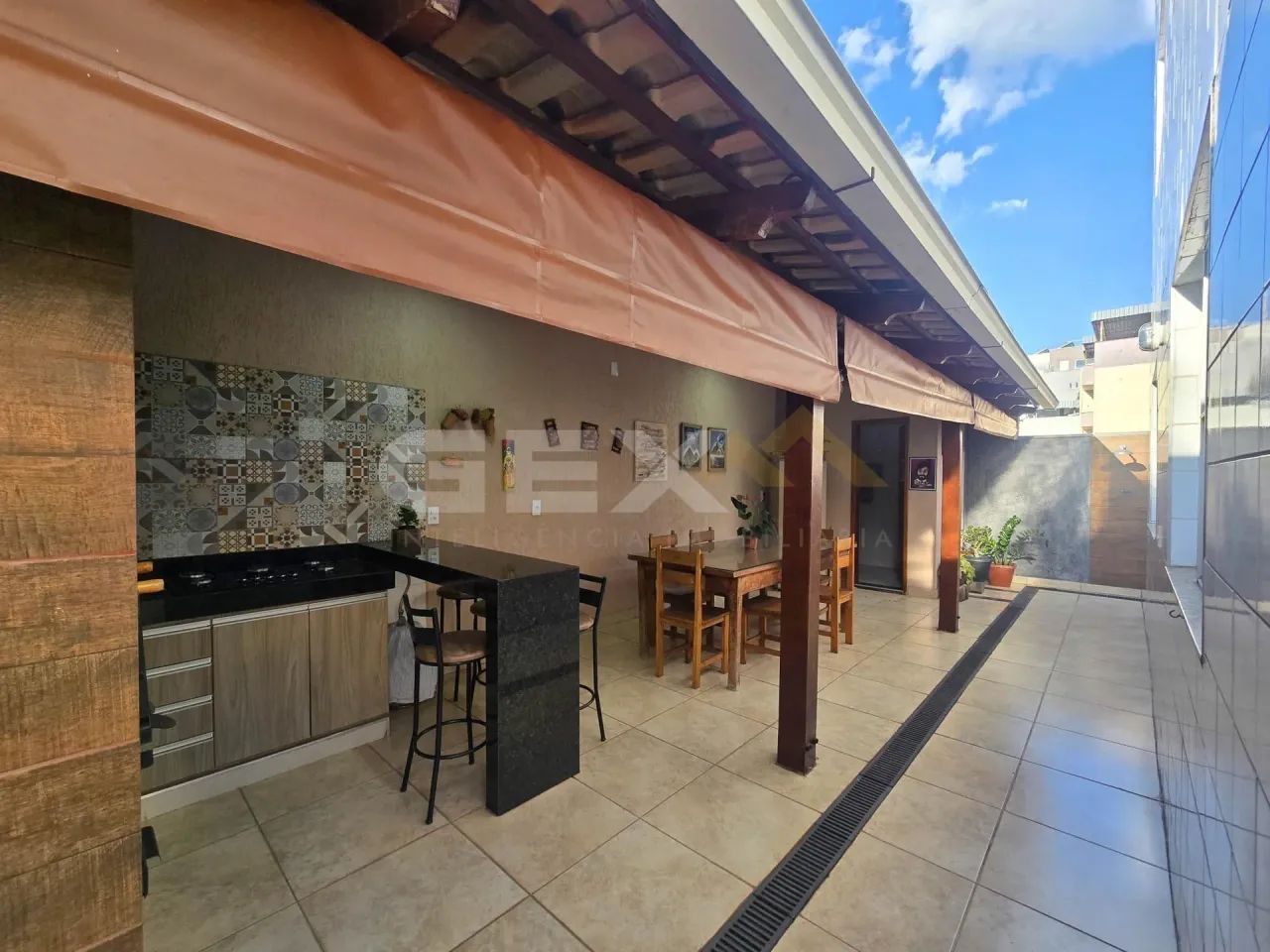 Apartamento à Venda com Espaço Gourmet e Churrasqueira, Centro - Divinópolis MG - Foto 2