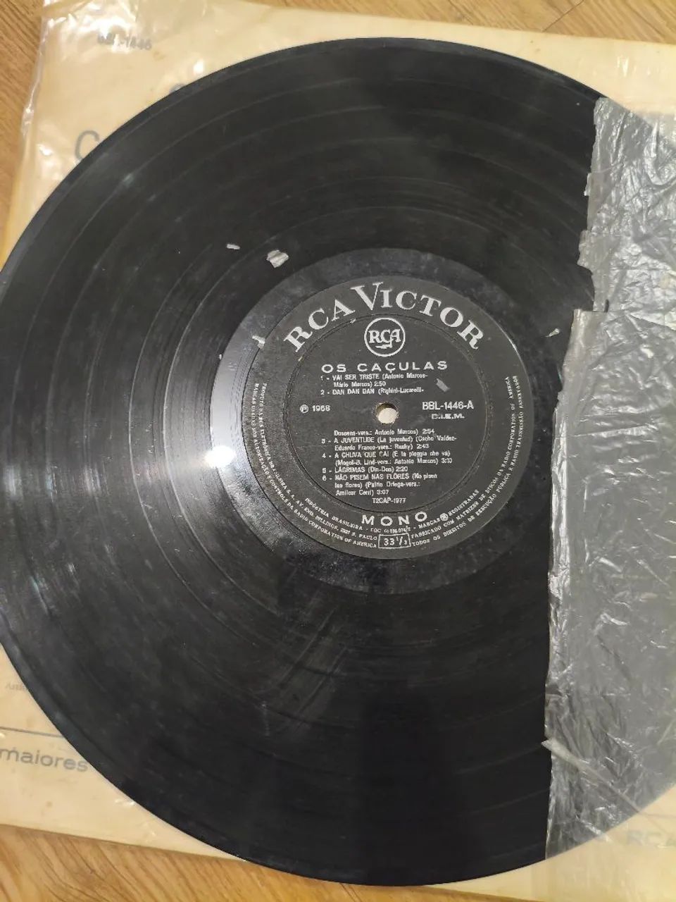 Vinil raro e em excelente condições dos Caçulas - Foto 3