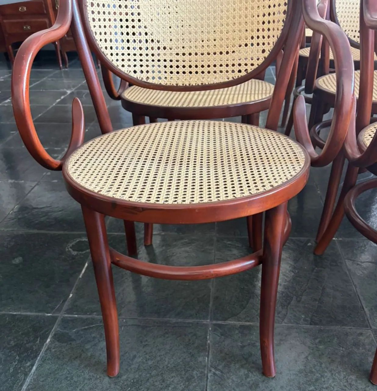 Jogo de oito cadeiras thonet. - Foto 5