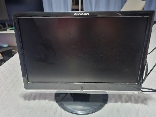 Monitor Lenovo 19 polegadas