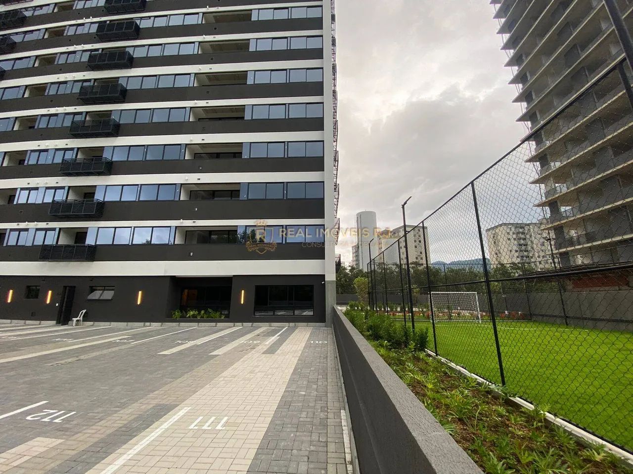 Apartamento de 3 Quartos no Condomínio Etehe