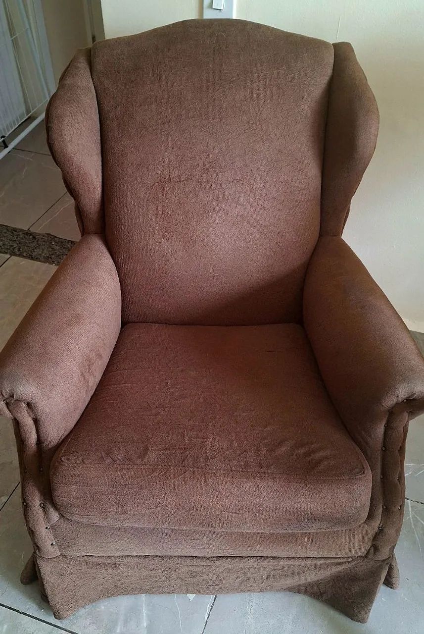 Poltrona Retrô Reformada em SUEDE