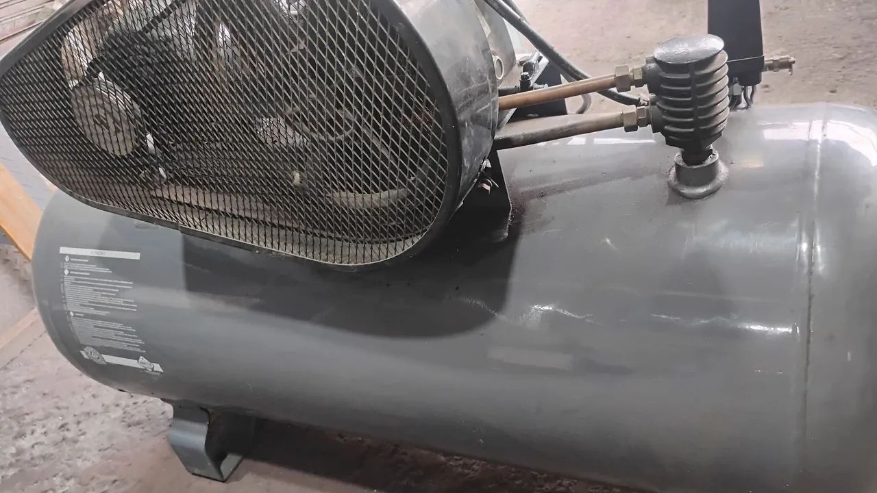 Compressor de ar 175 litros  - Foto 3