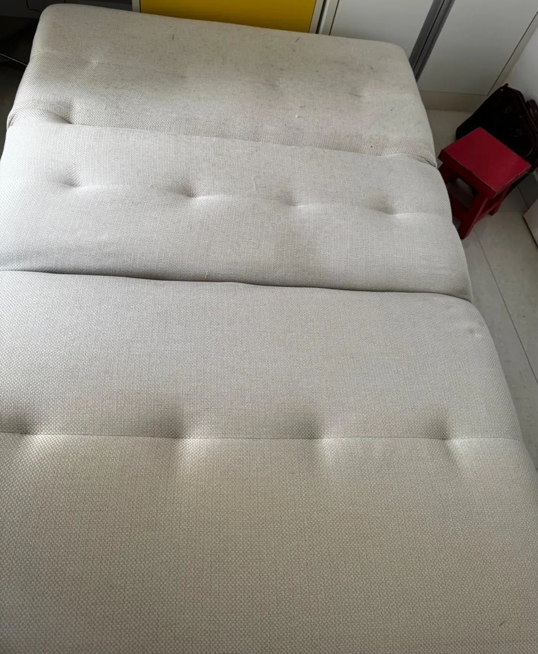 Sofá-cama 2 lugares - confortável e versátil - Foto 2