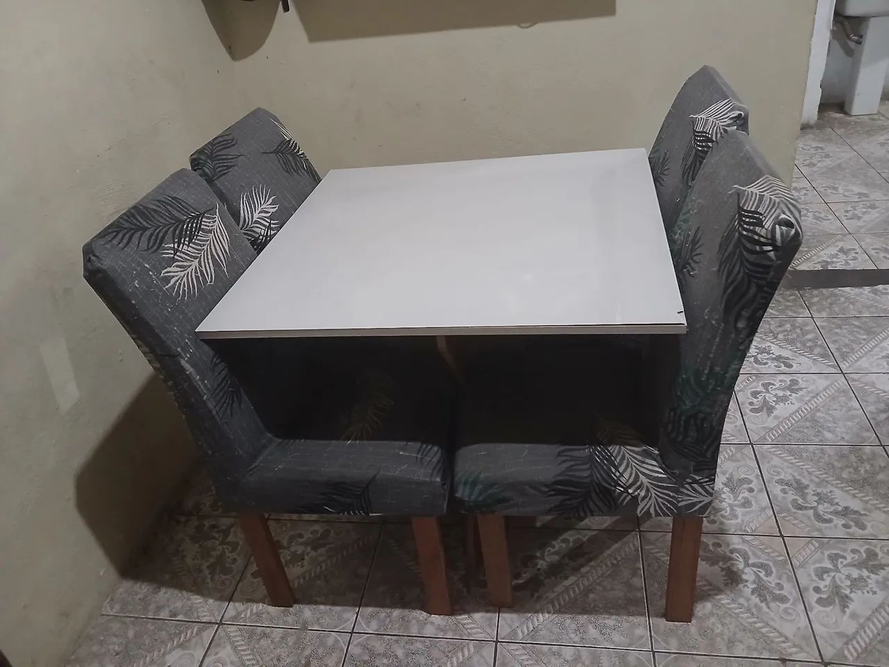Mesa 4 cadeira  - Foto 3