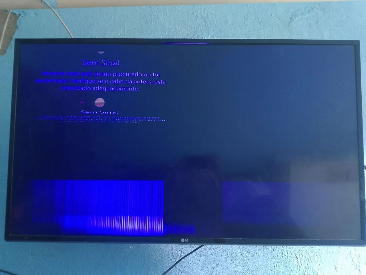 Tv Smart LG 45 polegadas pra tira peças, com problema só na tela o resto funciona normal 