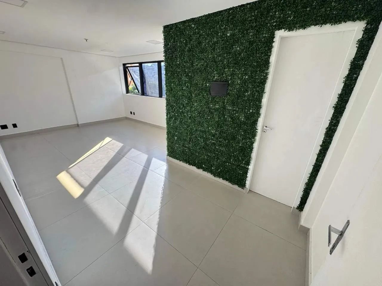 Sala Comercial para Venda em Barueri, Centro, 1 banheiro, 1 vaga