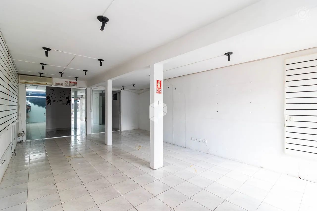 Casa comercial no Hugo Lange
