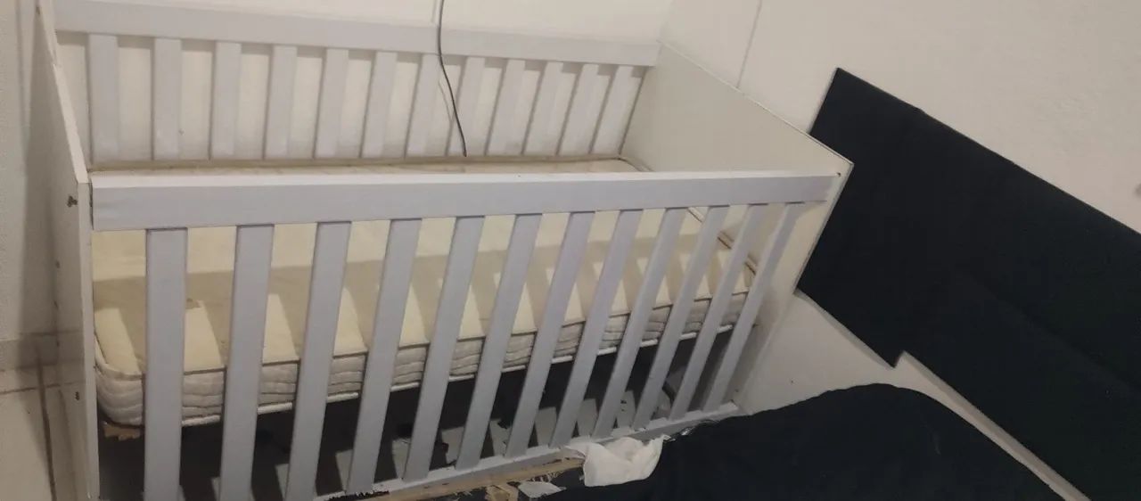 Berço com colchão (vira cama)