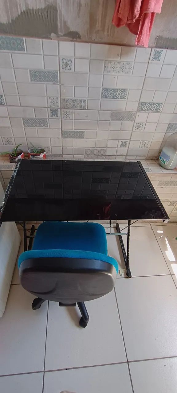 MESA/BANCADA À VENDA