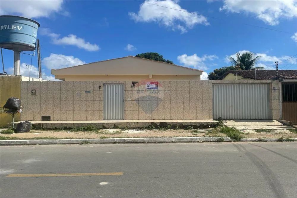 Casa para locação com terreno amplo com 4 quartos no Clima Bom