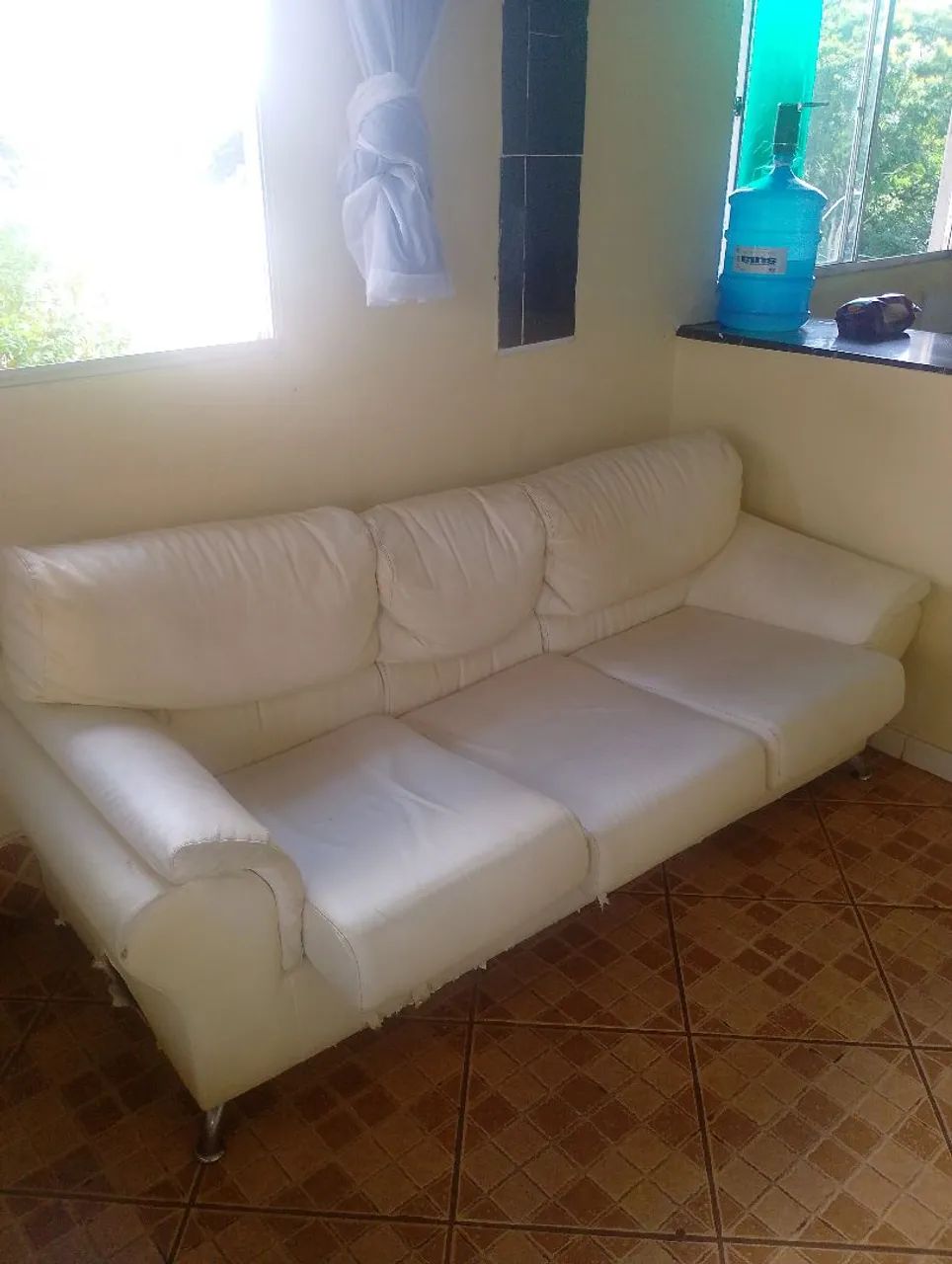 Sofá de couro branco 2 e 3 lugares