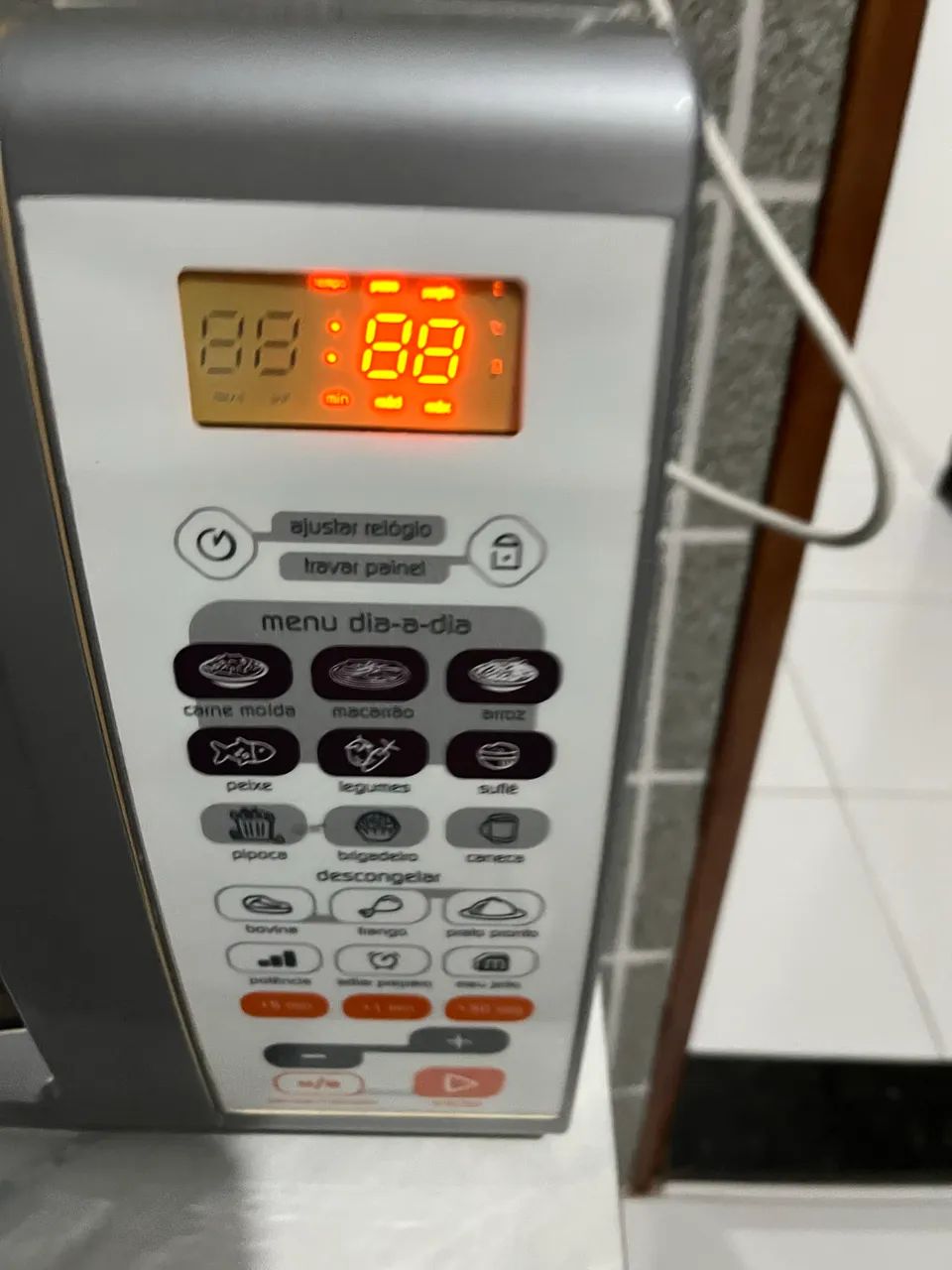 Microondas Brastemp 30 litros bem conservado  - Foto 3