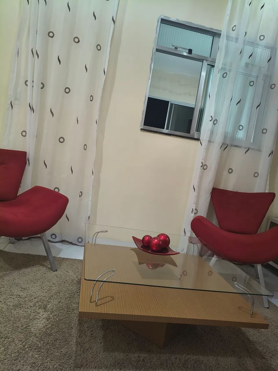 Vende-se 2 cadeira decorativa RS 200,00