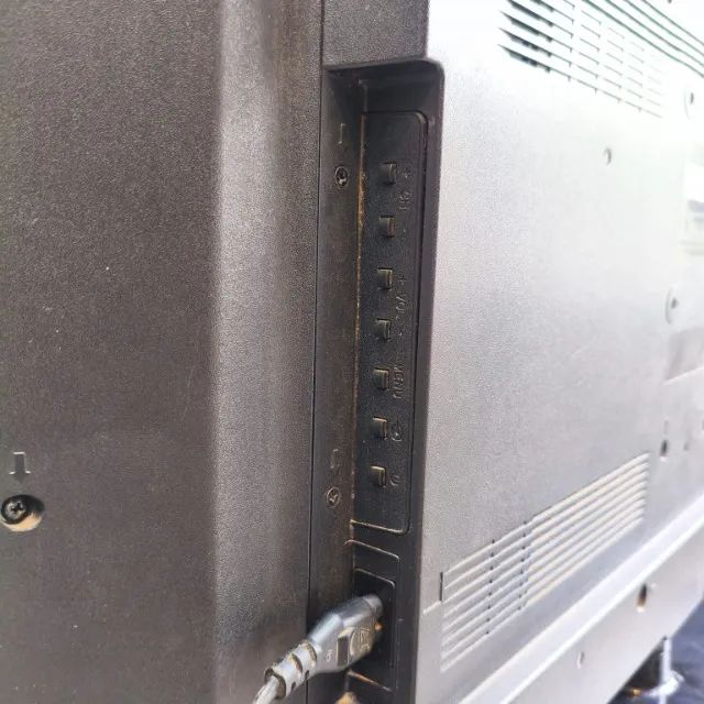 TV Philco 32" com Controle e Base - Perfeito Estado - Foto 4