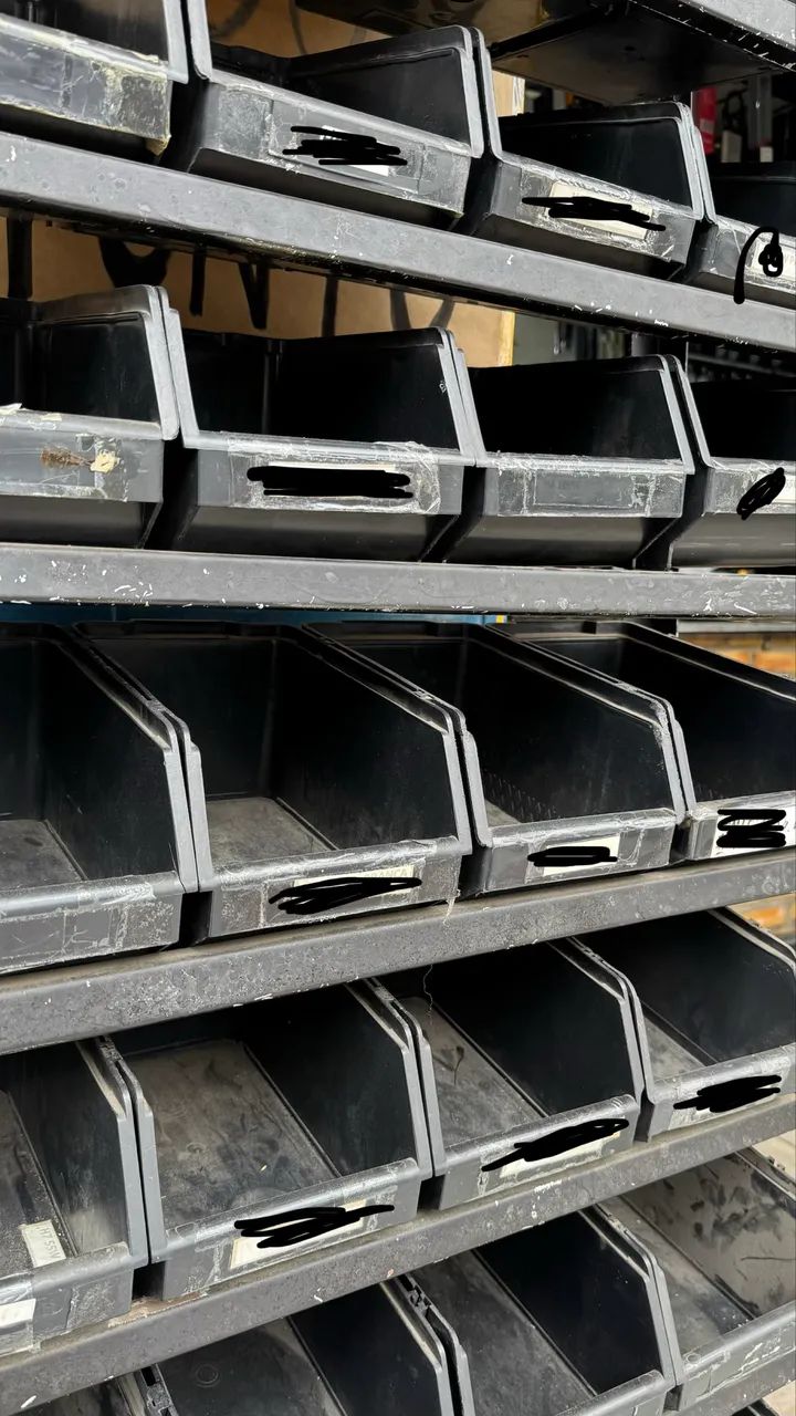 prateleira metálica + caixotes - Foto 2