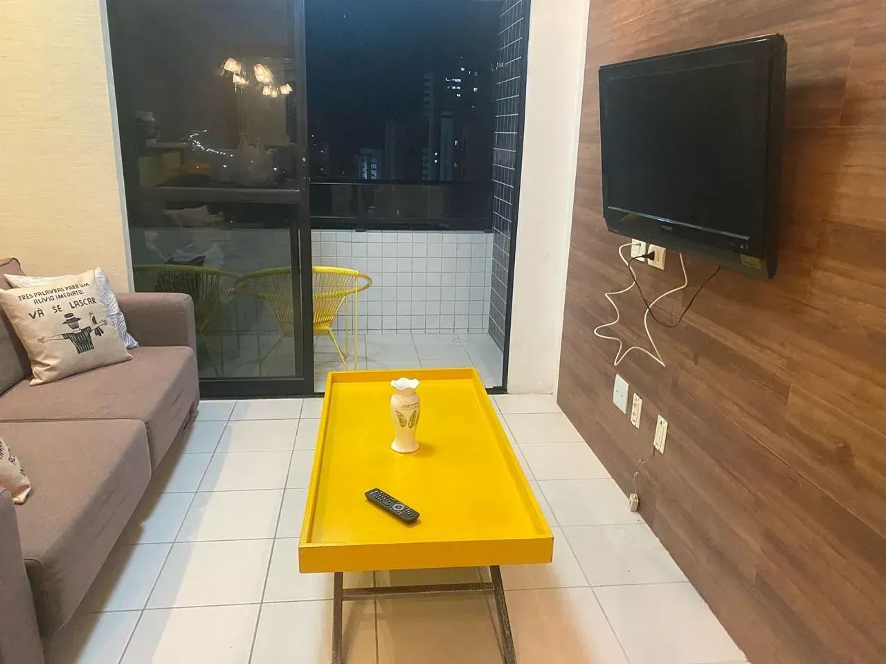 Apartamento 2 quartos totalmente mobiliado - Foto 2