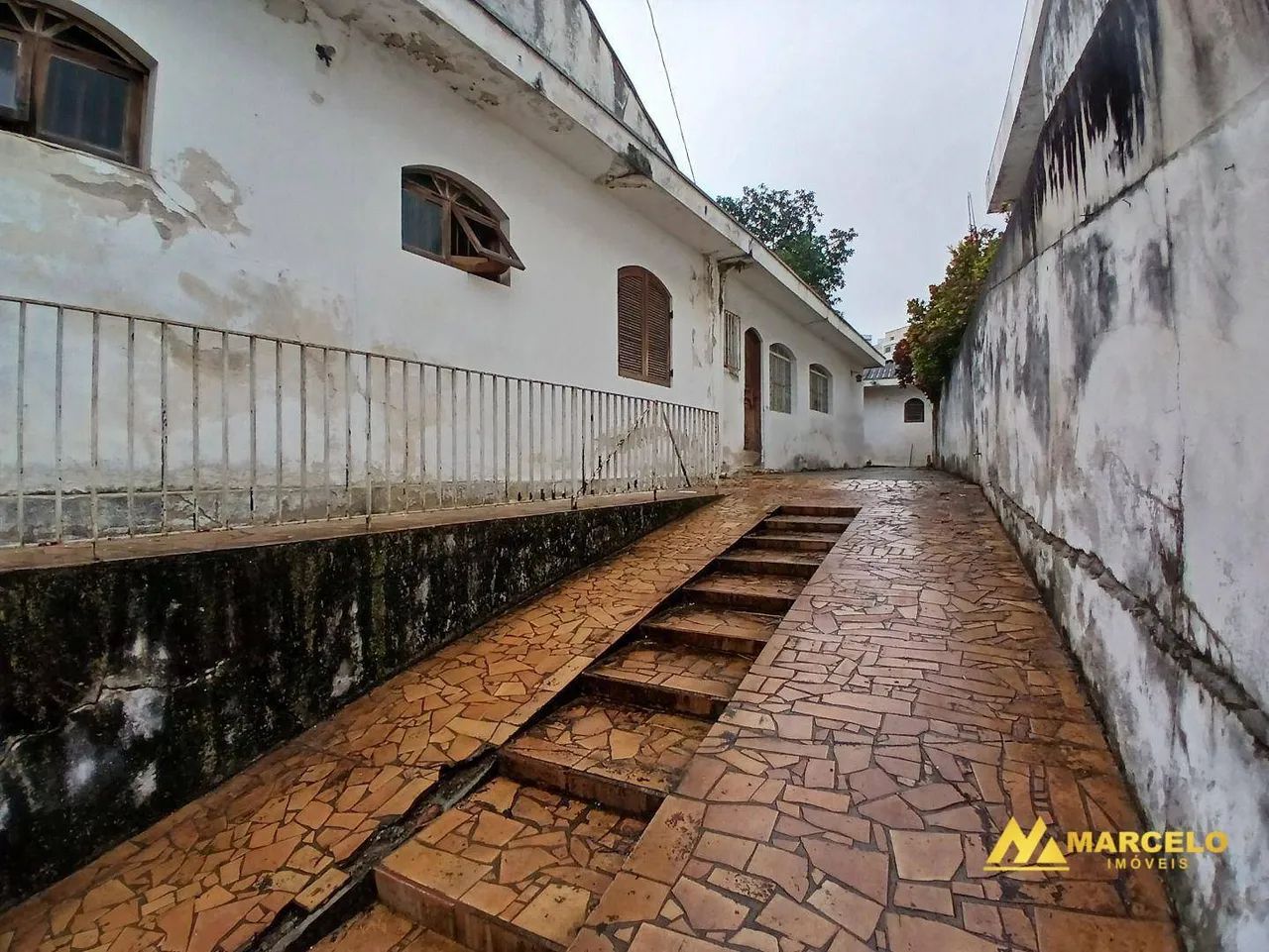 Ótima localização com amplo terreno