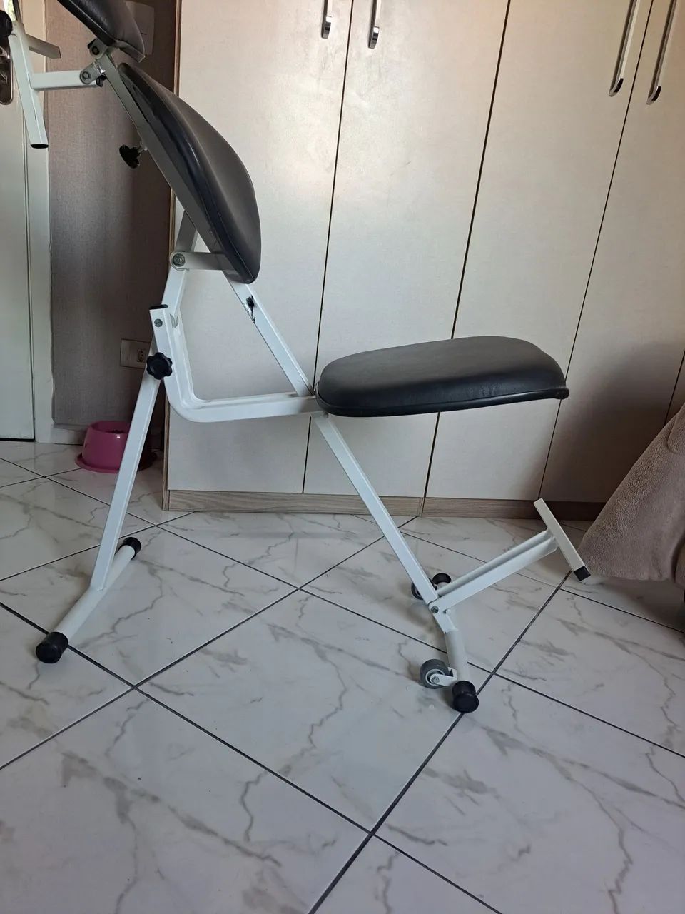Cadeira para design de sobrancelha e maquiagem 