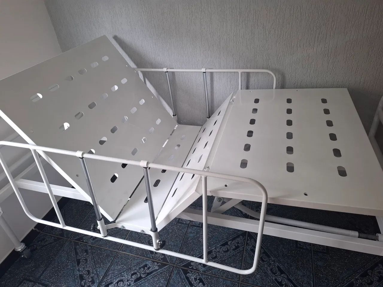Cama hospitalar nova + Colchão  - Foto 4