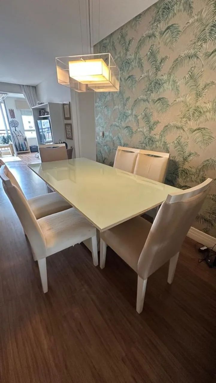 Mesa de jantar 180cm X 90cm em Laca branca e vidro com 6 cadeiras