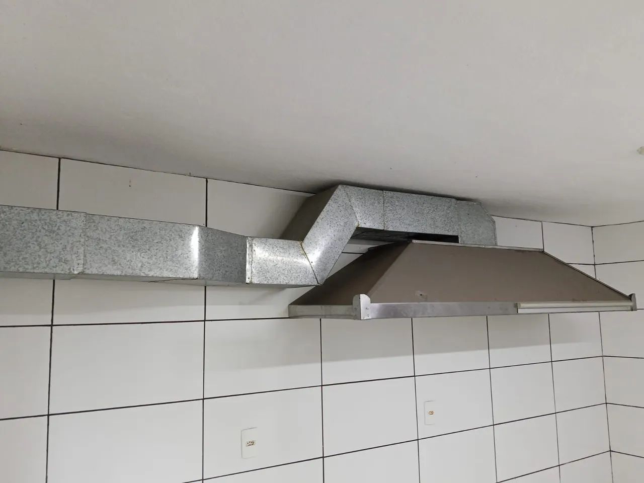 Coifa industrial 2,60 x 0,60 com 4m de duto completo - Foto 2