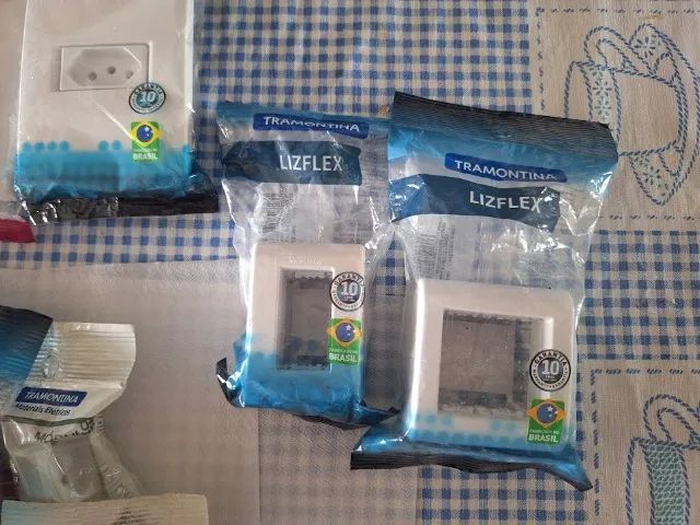 kit interruptores, tomadas, placas e espelhos Tramontina. LACRADOS! - Foto 4
