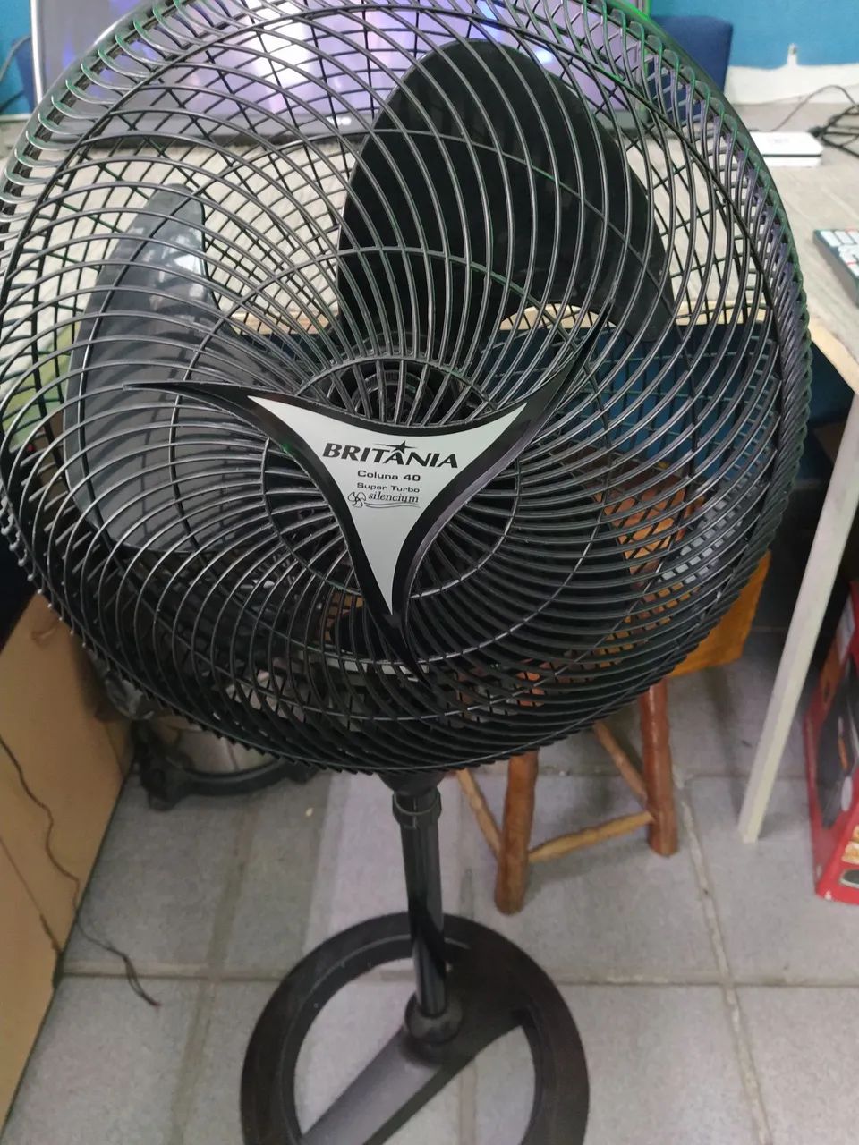 Ventilador com pedestal 220v