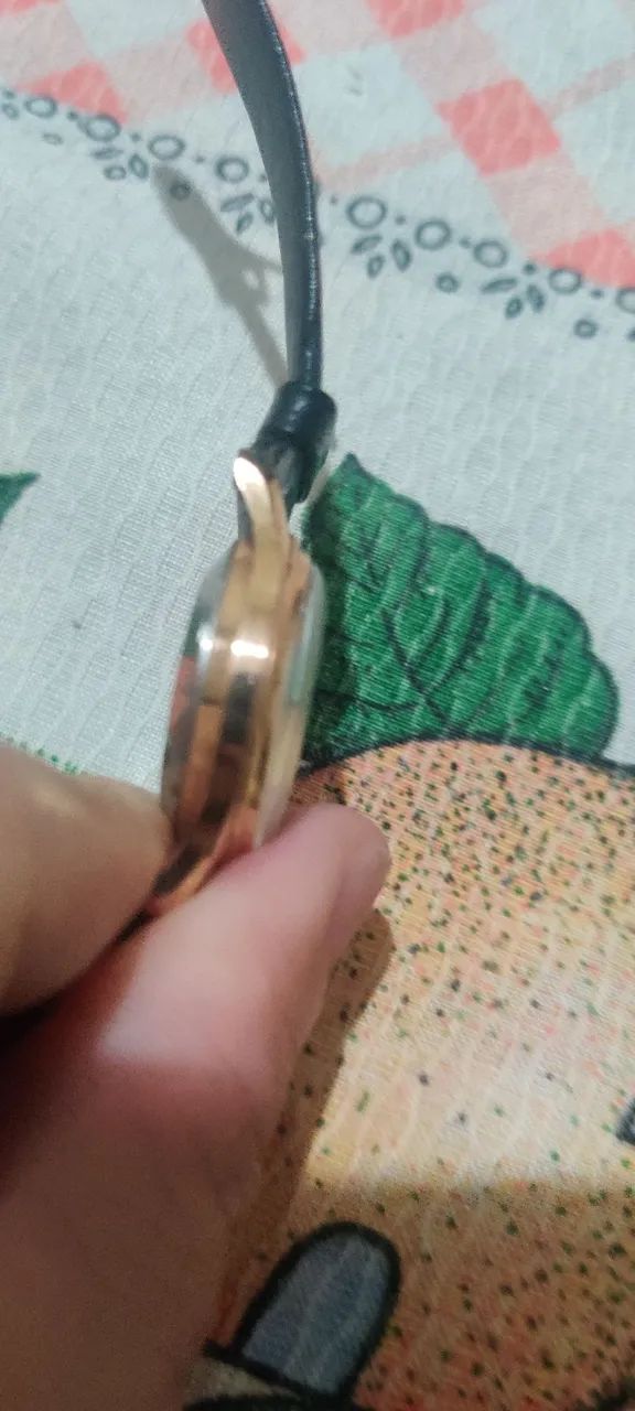 Lanço automático feminino funcionando normalmente todo chapeado a ouro pulseira de couro  - Foto 3
