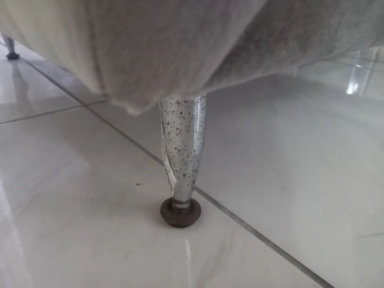 Poltrona em Veludo Premium Cinza Claro - Foto 4