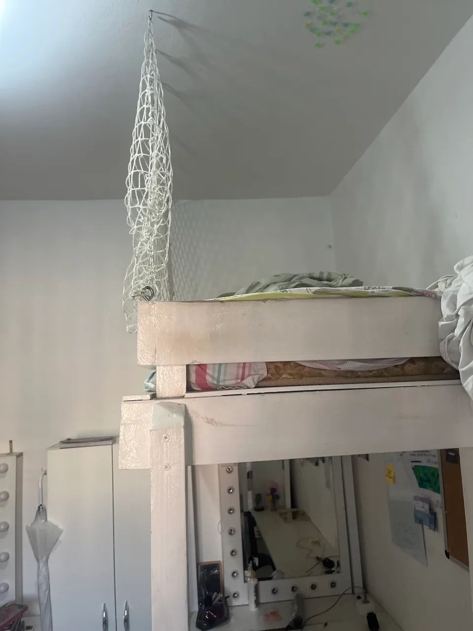  Cama de solteiro suspensa com colchão. - Foto 4