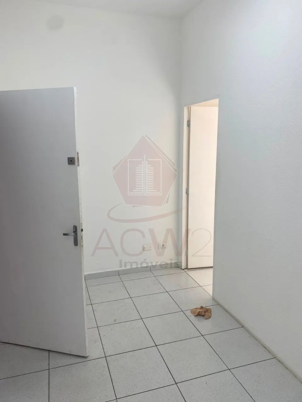 SALA COMERCIAL NO CENTRO COM 45M² DE 3 ESPAÇOS (1 COM AR CONDICIONADO), COPINHA E BANHEIRO - Foto 2
