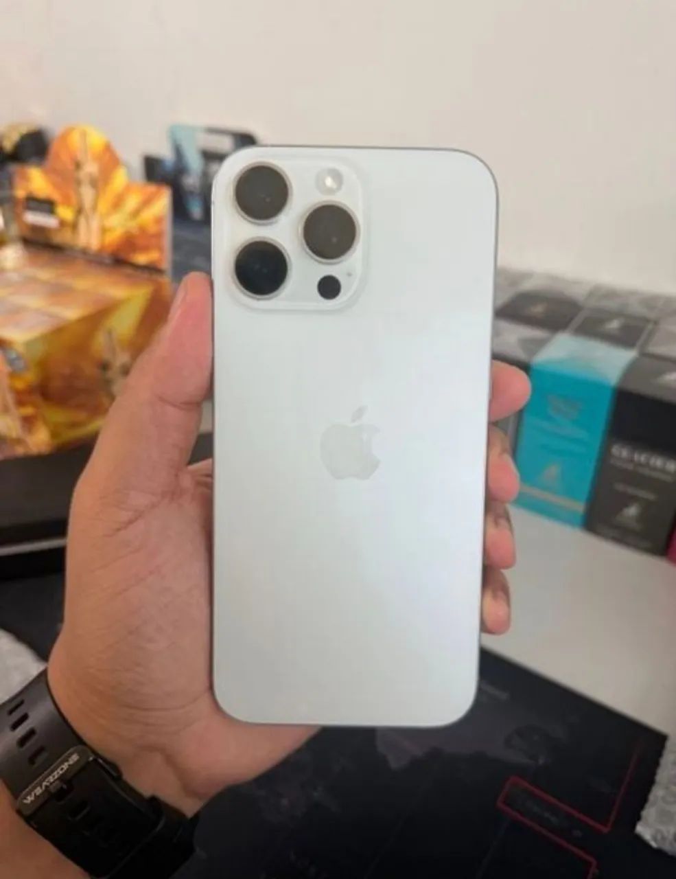 iPhone 16 pro Max 1TB Titanium - Foto 2