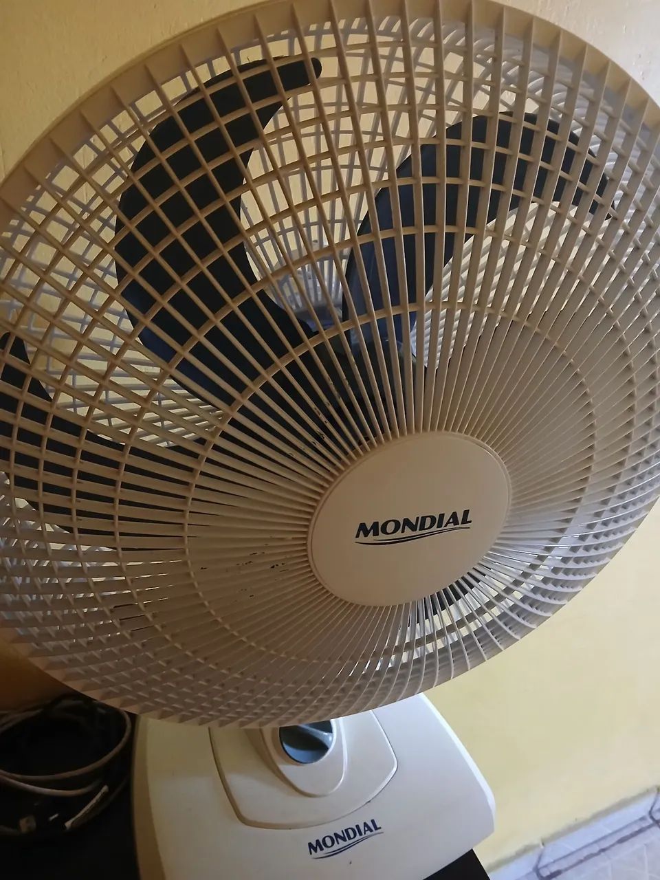 Ventilador Mondial com defeito 