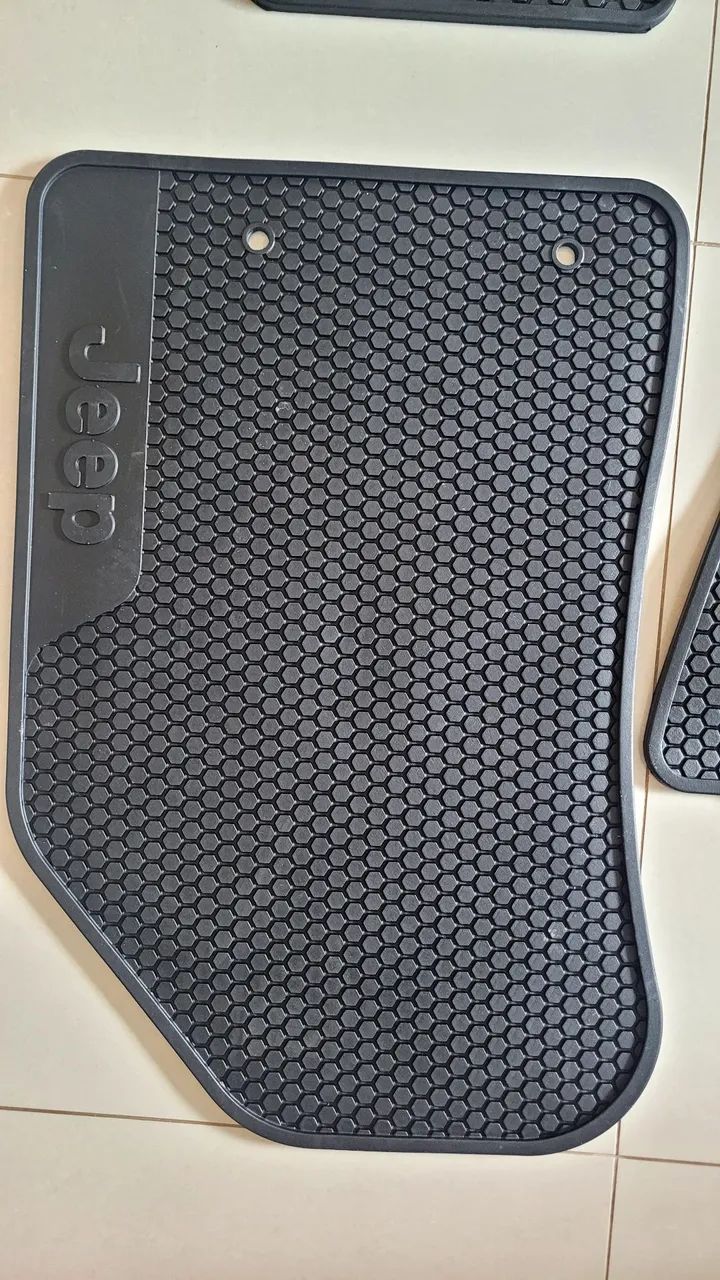 Jogo de Tapete Borracha Mopar Jeep Renegade  2026 - Foto 4