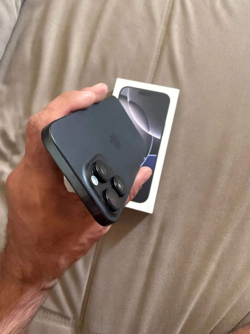 iPhone 16 Pro Max - Foto 3