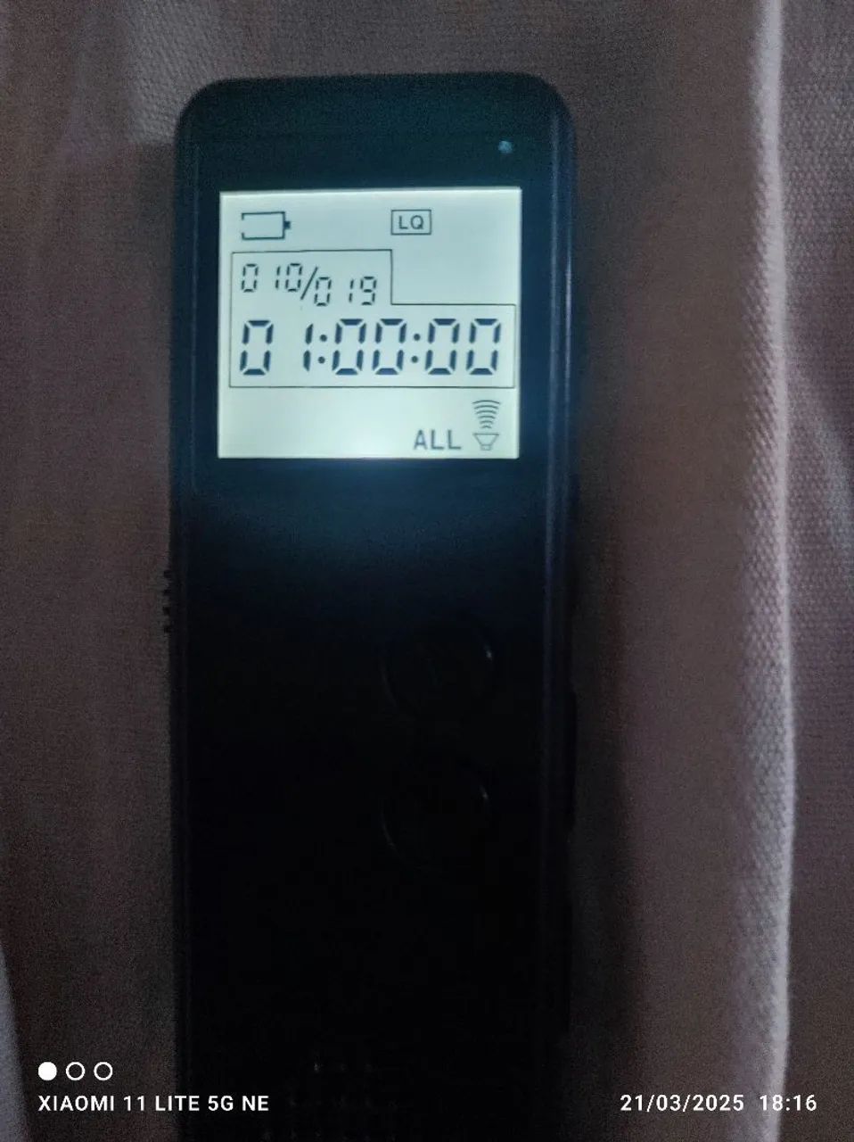 Gravador de voz grava até 1 dia e meio 