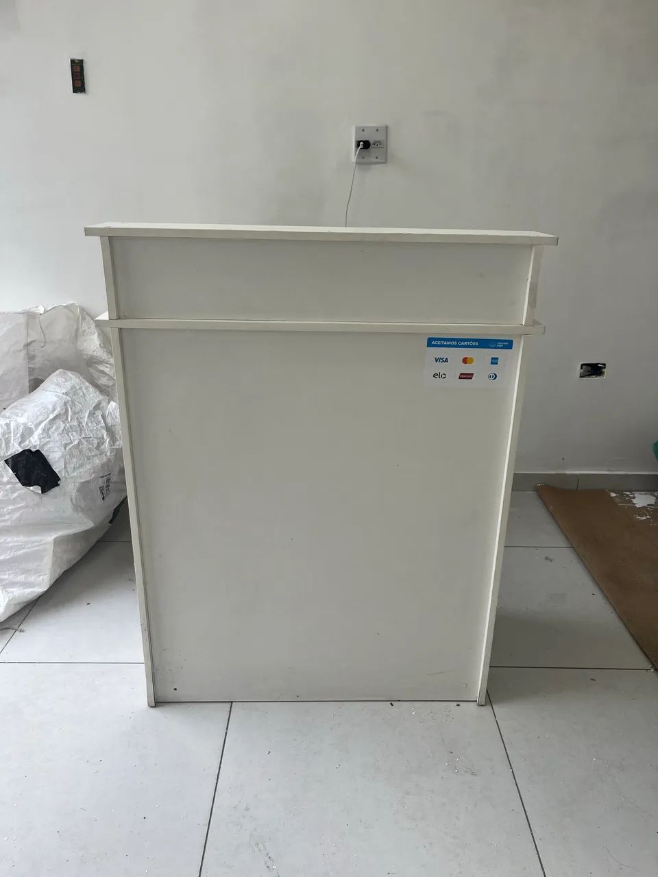 Balcão caixa para loja ou salão 