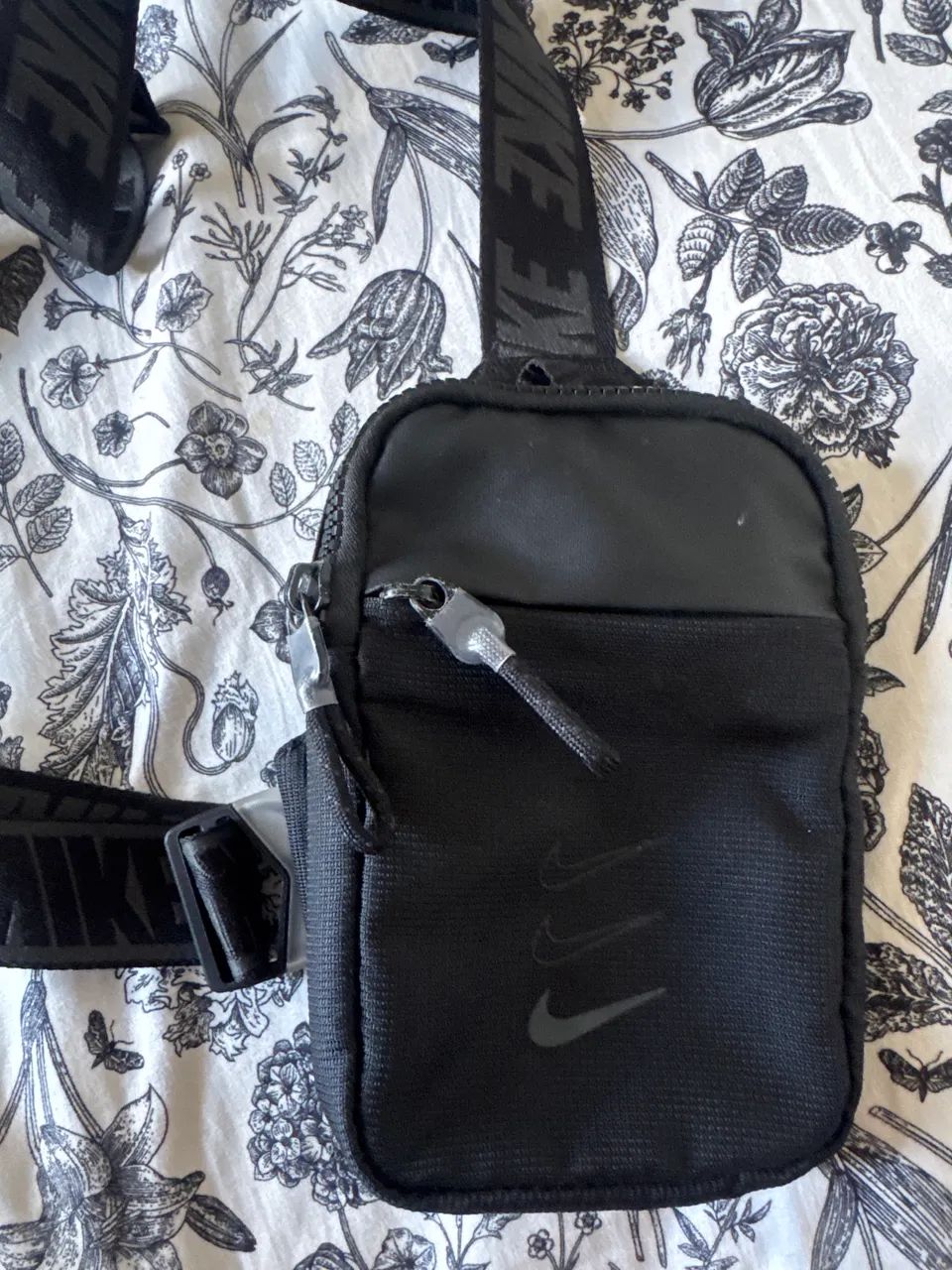 Bolsa Nike transversal preta 