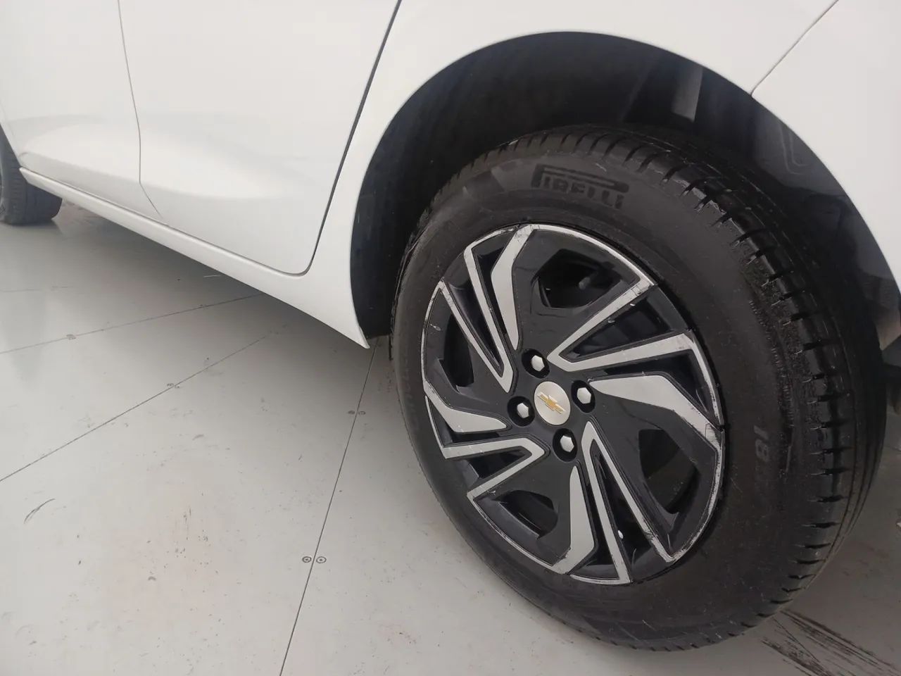 Chevrolet Onix Hatch 1.0 12V Flex Mec. 4P, foto 12 de 18