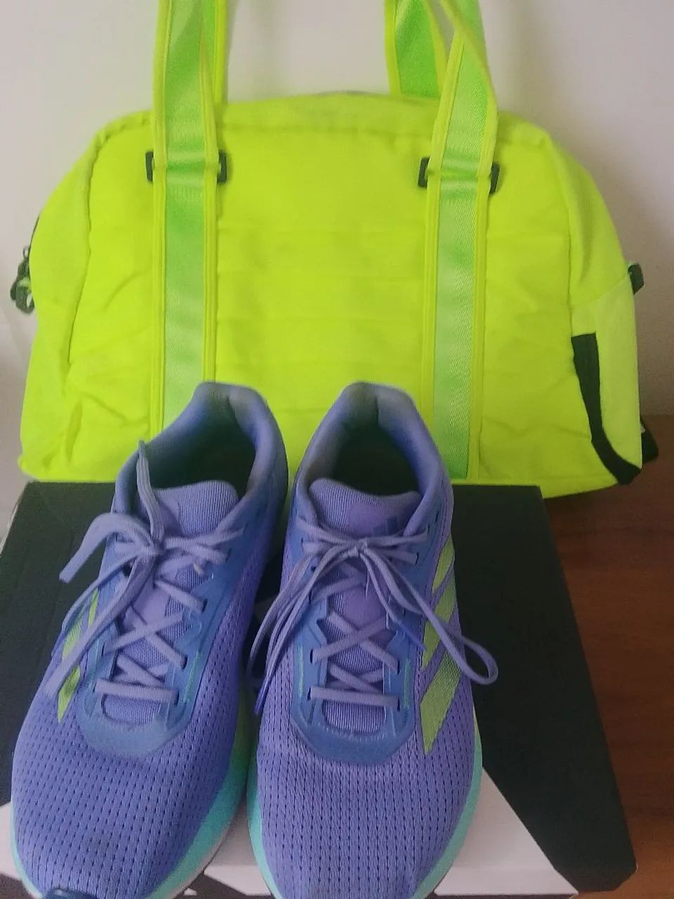 Tênis Adidas original 38 + bolsa nova - Foto 3