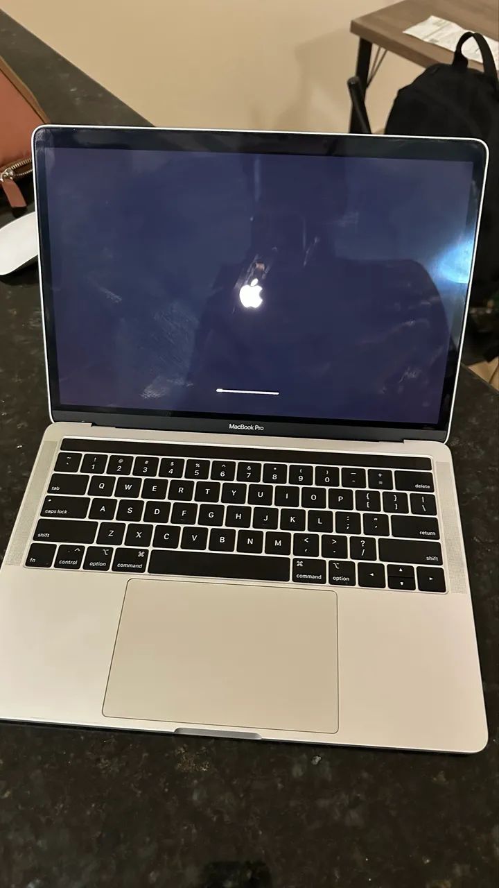 MacBook Pro 13 i5 16GB 512GB - Foto 3