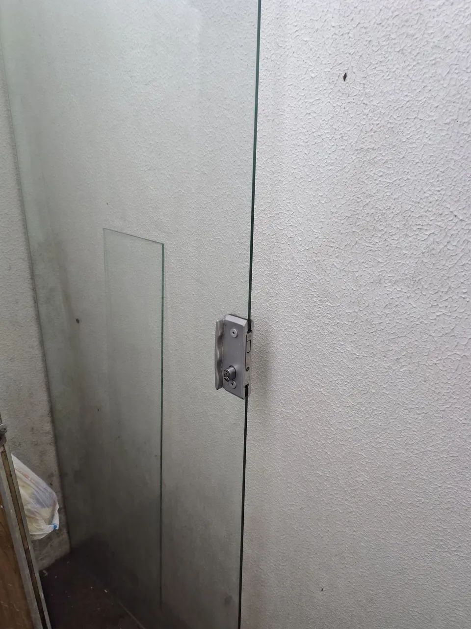 Porta de vidro de correr e vidro de vitrine fixa - Foto 3