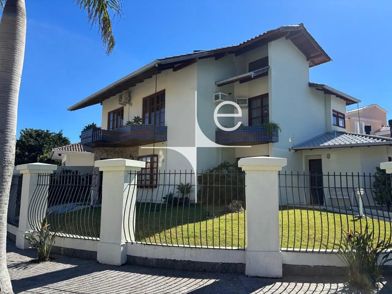 Casa 5 quartos no Córrego Grande