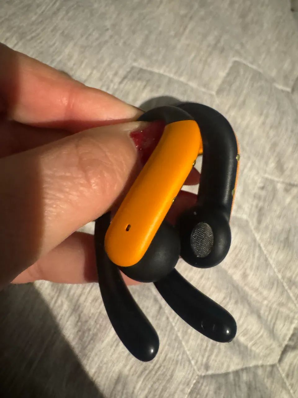 fone ouvido Bluetooth preto - Foto 4