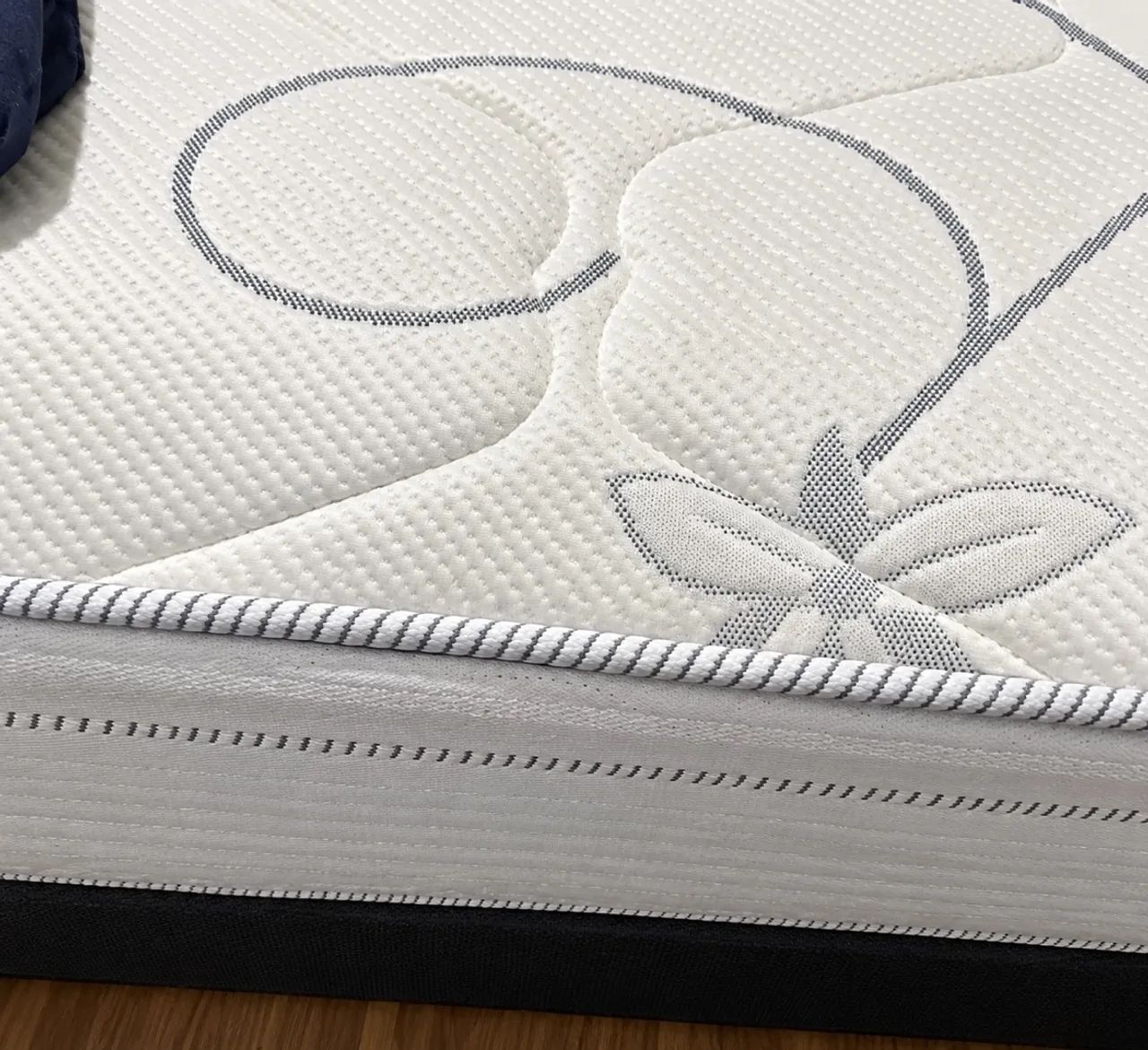 Cama king com baú com poucos meses de uso .  - Foto 2