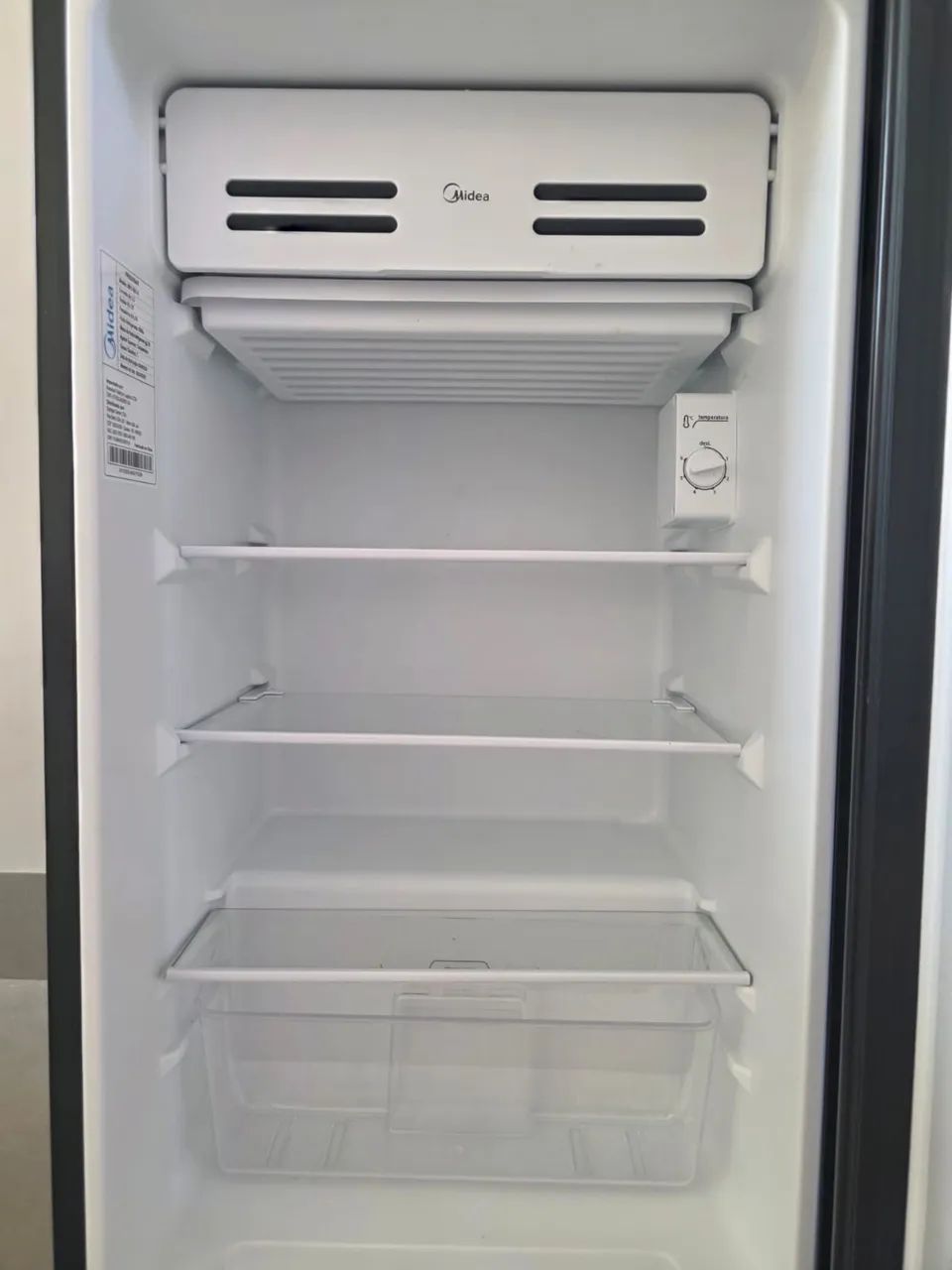 Vendo frigobar Midea Preto 93litros  - Foto 5